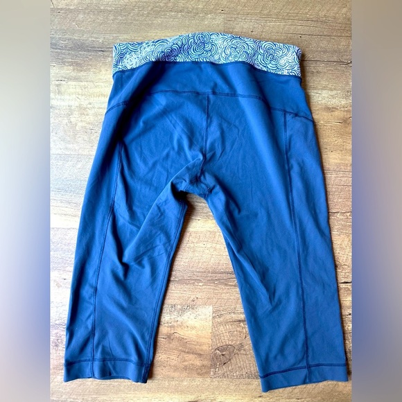 Lily Pulitzer activewear leggings - Picture 2 of 4